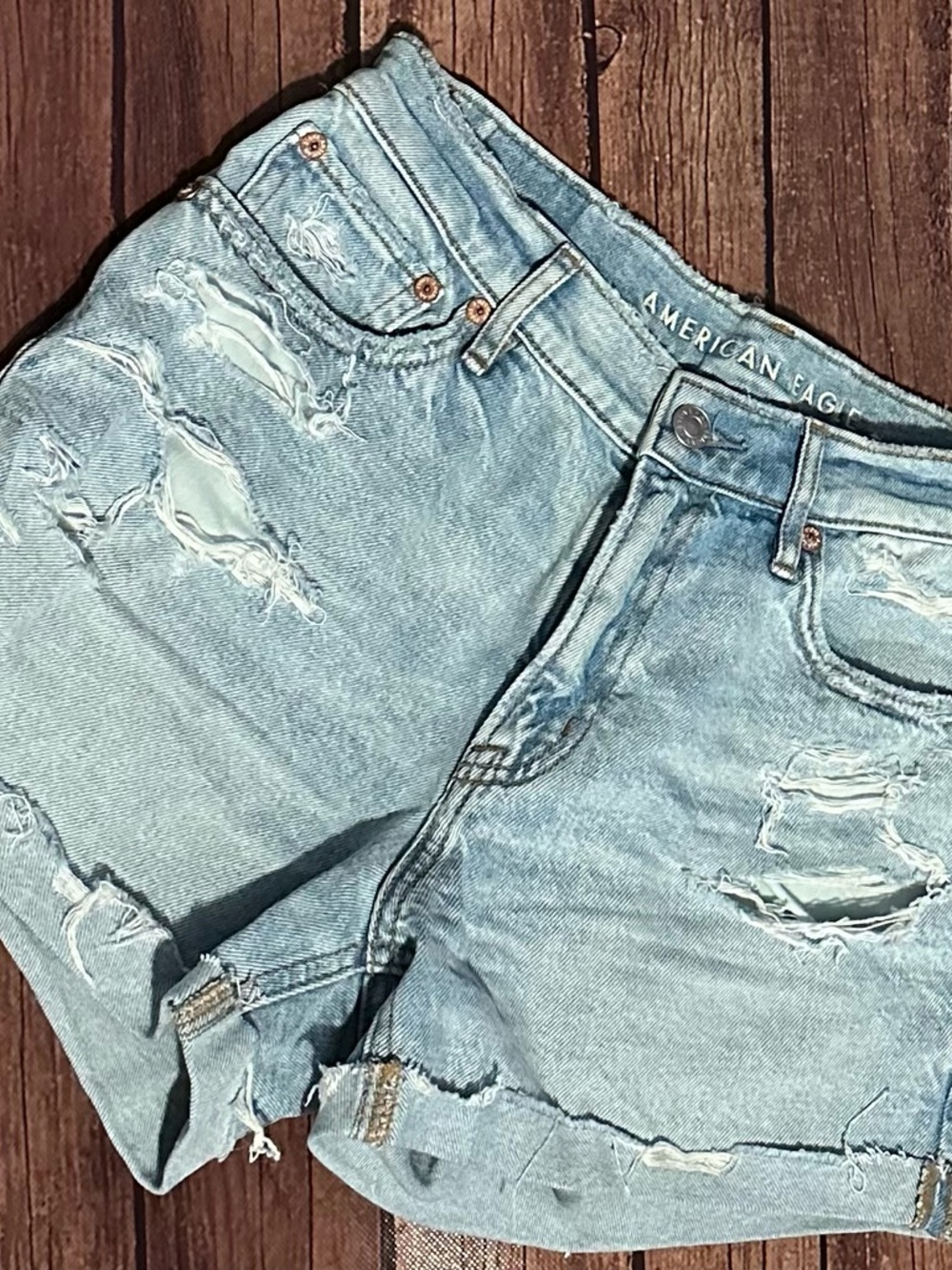 American Eagle Strigid Light Wash Distressed Denim Shorts